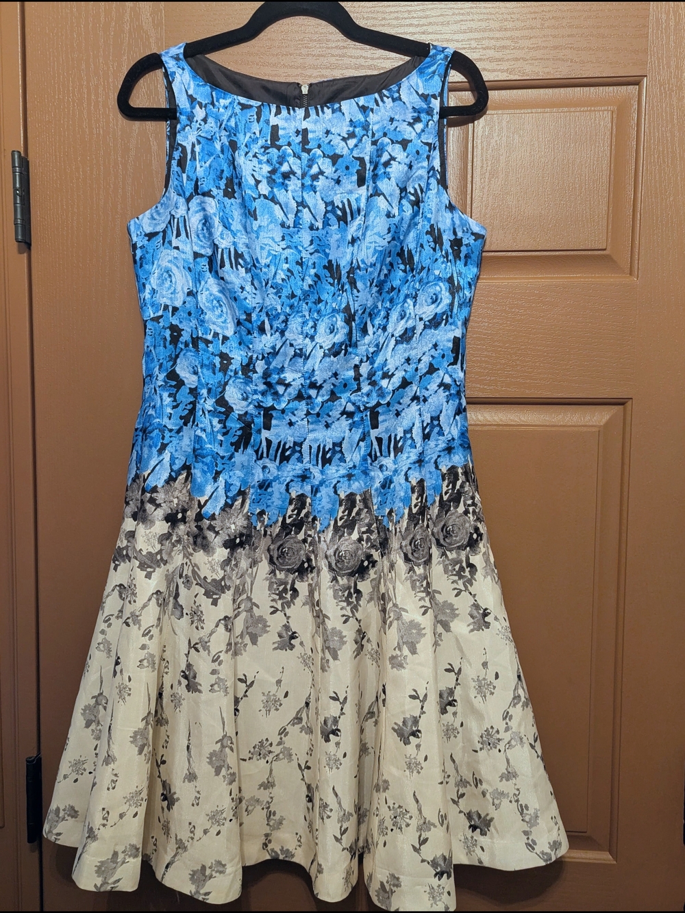 Sz 8 J. Taylor Blue Floral Fit-and-Flare Dress